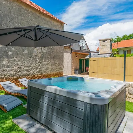 Vikendica Cozy In With Wifi Gornji Vinjani